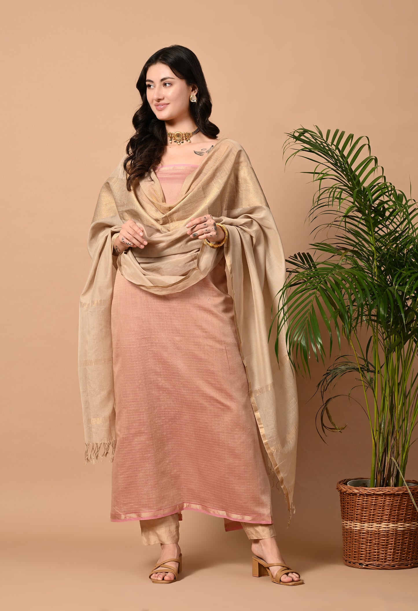 Pink Maheshwari Handloom Kurta with Golden Dupatta