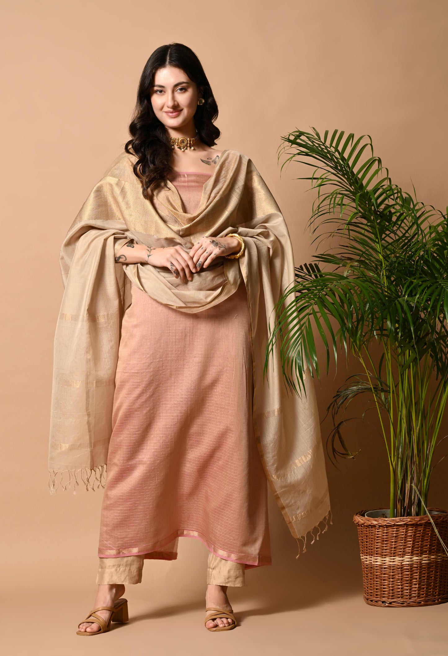 Pink Maheshwari Handloom Kurta with Golden Dupatta