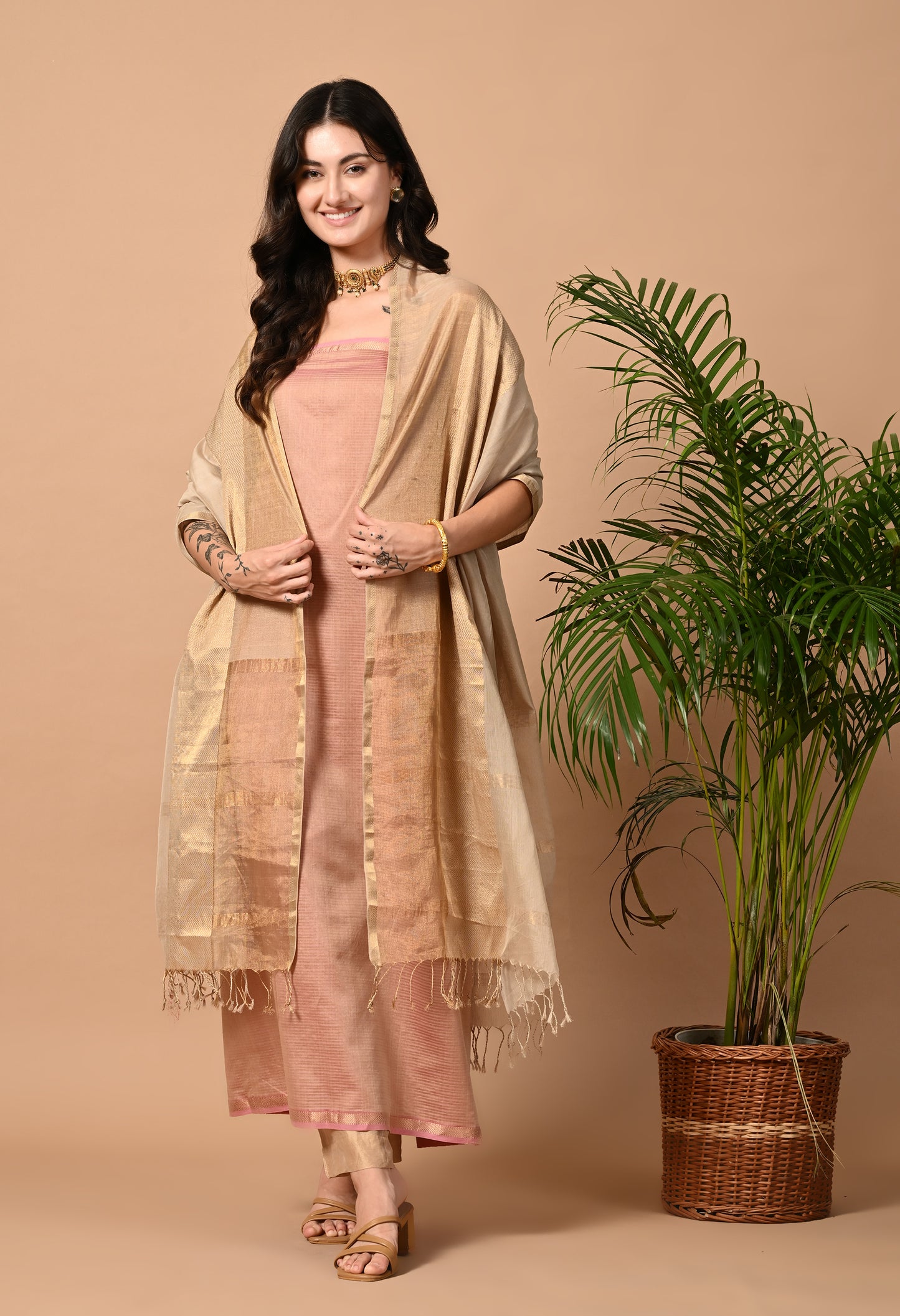 Pink Maheshwari Handloom Kurta with Golden Dupatta