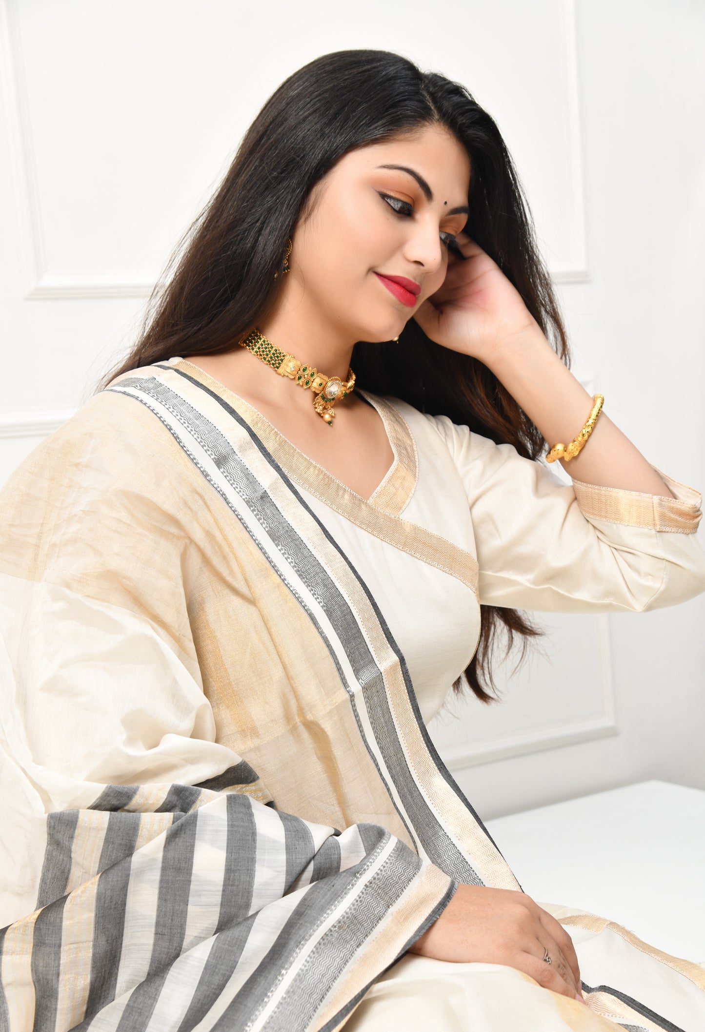 Maheshwari Handloom White Kurta with Dupatta