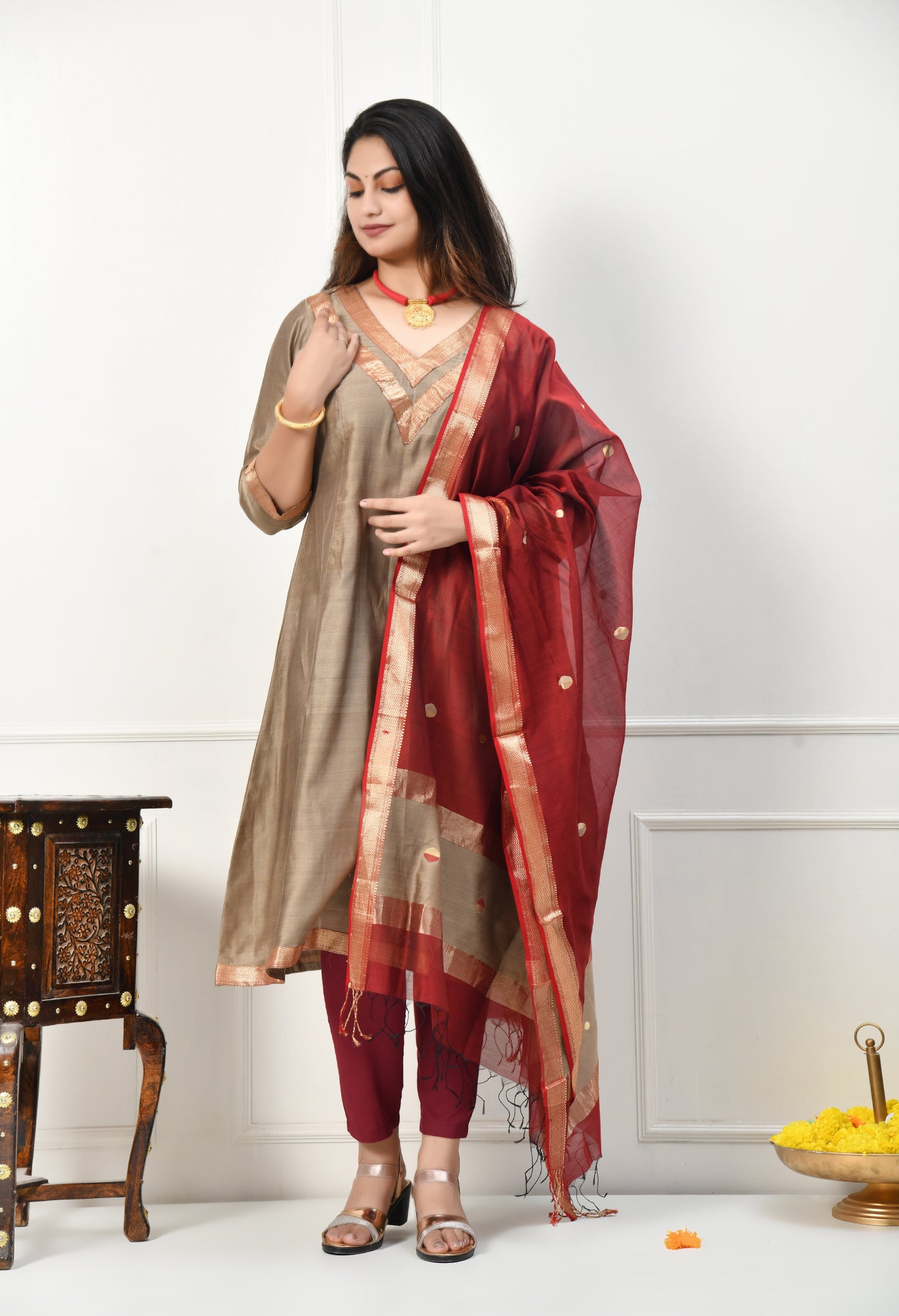 Maheshwari Handloom Brown Kurta with Maroon Dupatta