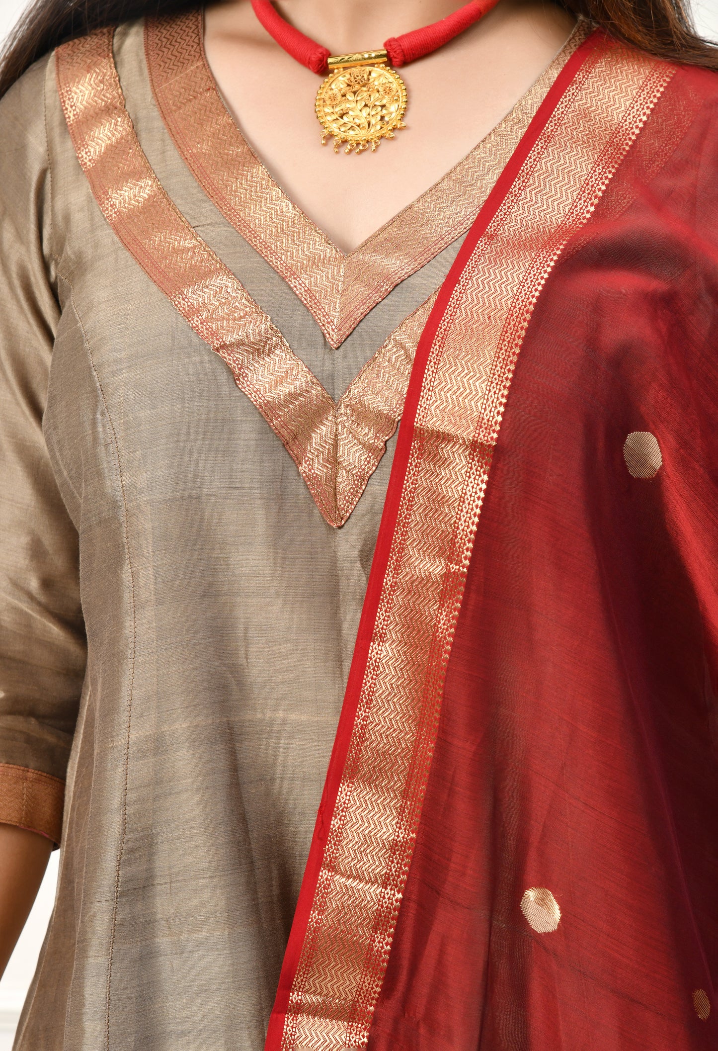 Maheshwari Handloom Brown Kurta with Maroon Dupatta